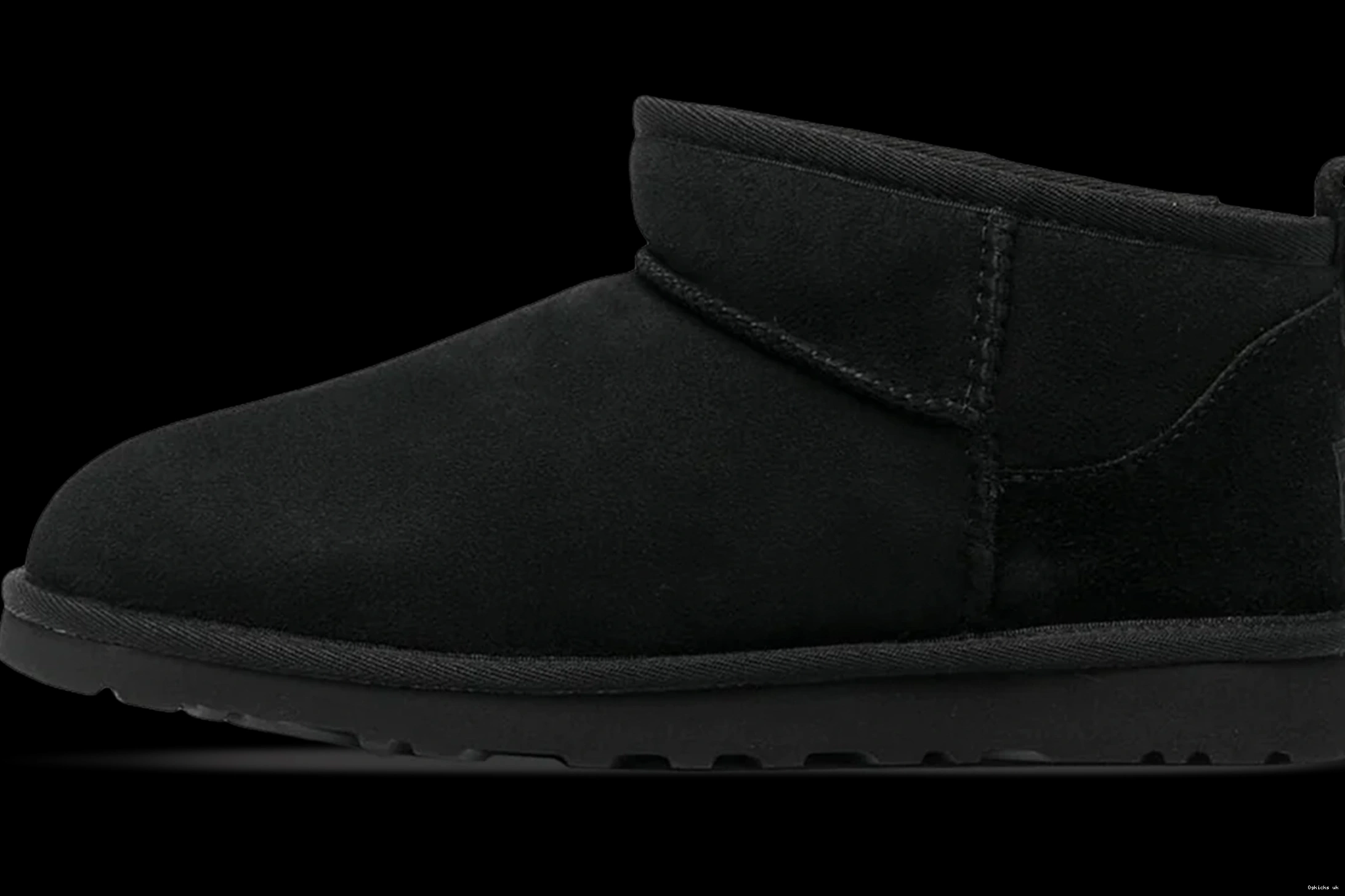 Ultra Black Mini Classic W UGG 0802